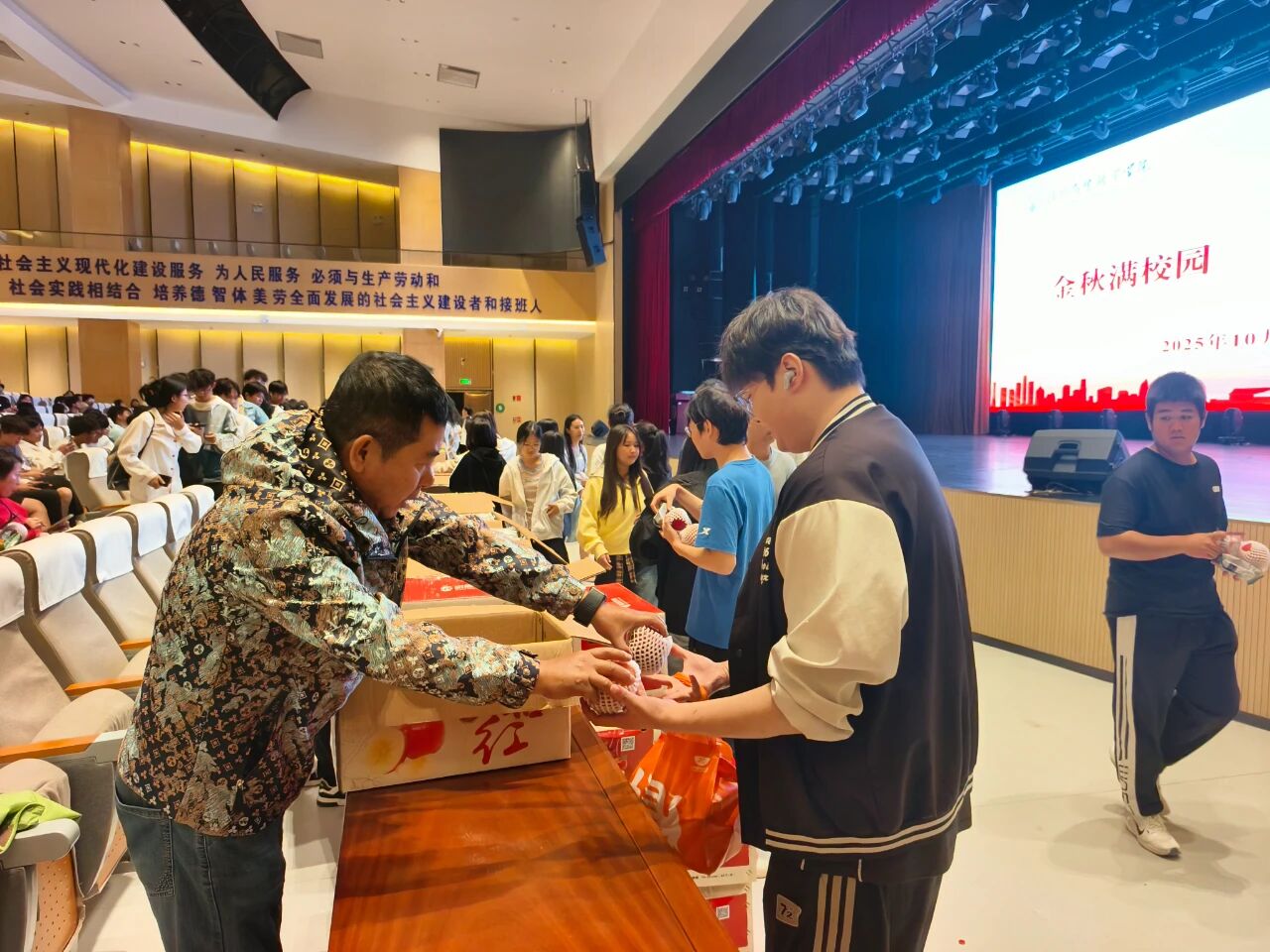 1762245919409048541.jpg 9e74f65cdb4e7d6d7c530dee62bcd06e.jpg